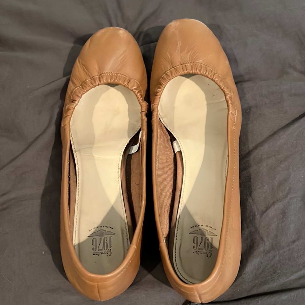 Camel leather flats